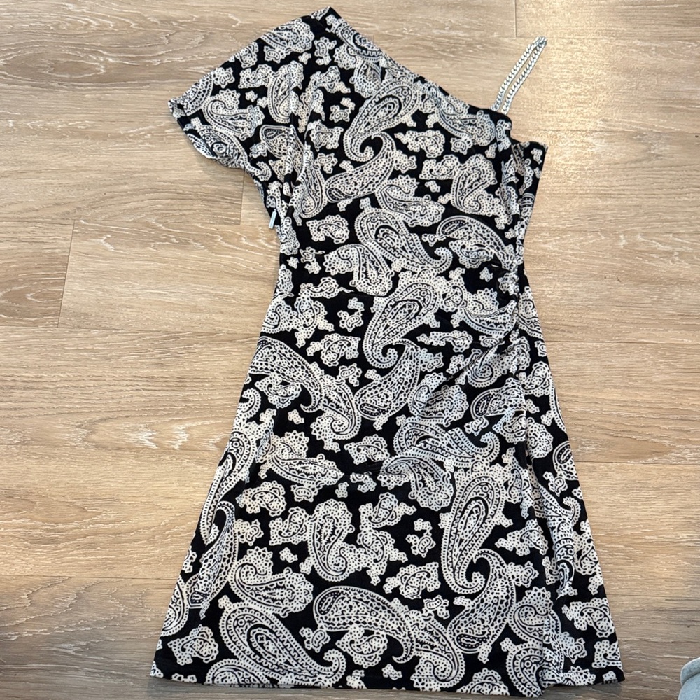 Elegant Black and White Paisley One-Shoulder Dress
